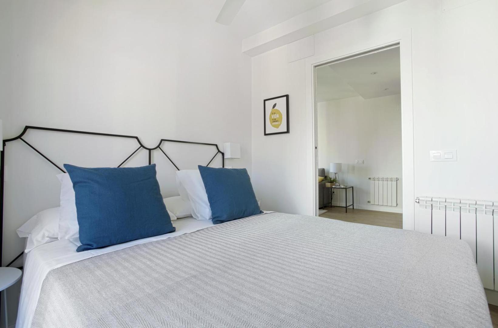 Genteel Home Cava Baja Мадрид Екстериор снимка